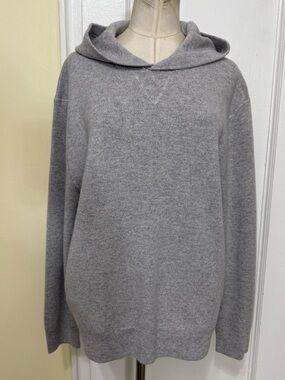 THEORY Man’s 
100% cashmere Alcos Hoodie ( light heather grey cashmere 3)